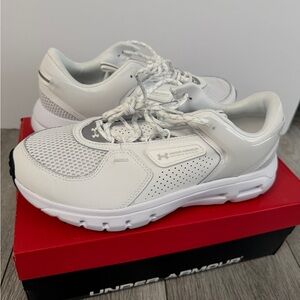 Under Armour Summit Trek Men’s Shoes New In Box Size 10 White / Metallic Silver